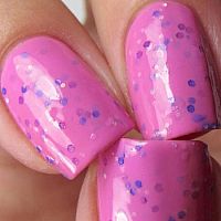 Berry Blast Thermal Color-Changing Nail Polish
